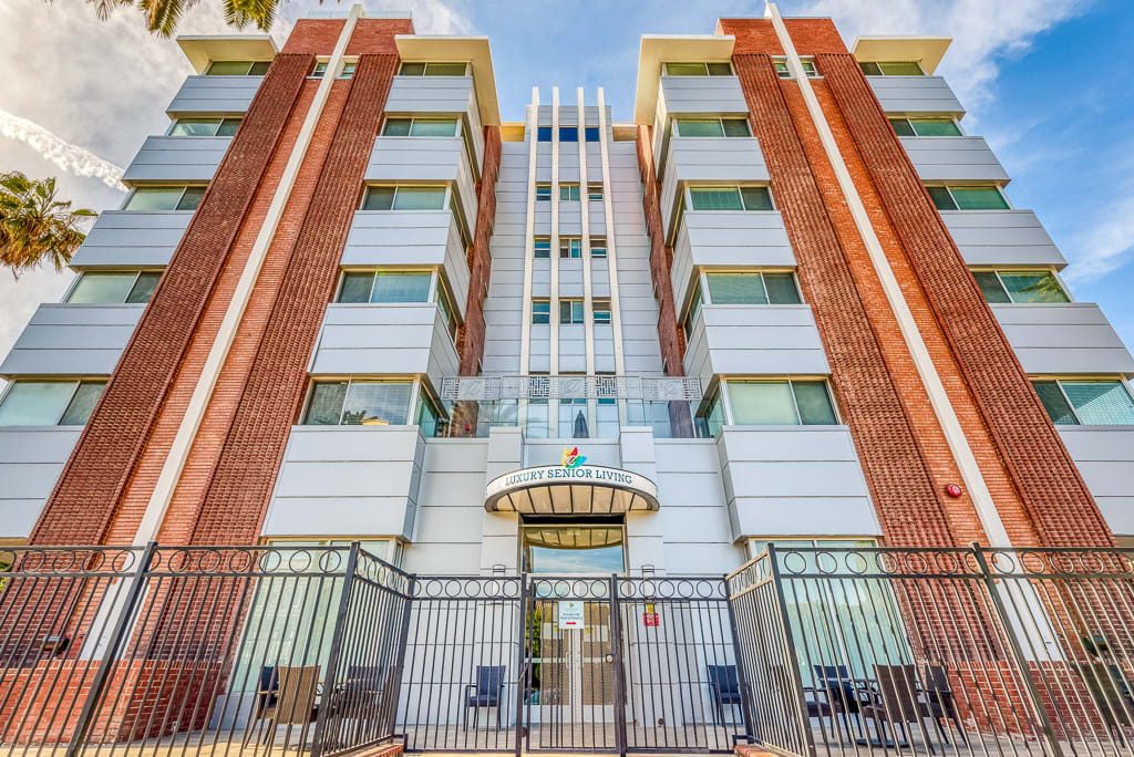 hollywood hills senior living