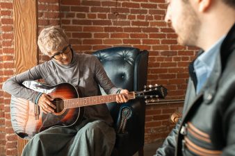 Music Therapy for Seniors: What Science Reveals About Memory Recovery
