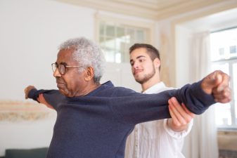 How to Hire Quality Sitters for Elderly Care (Expert Tips & Red Flags)